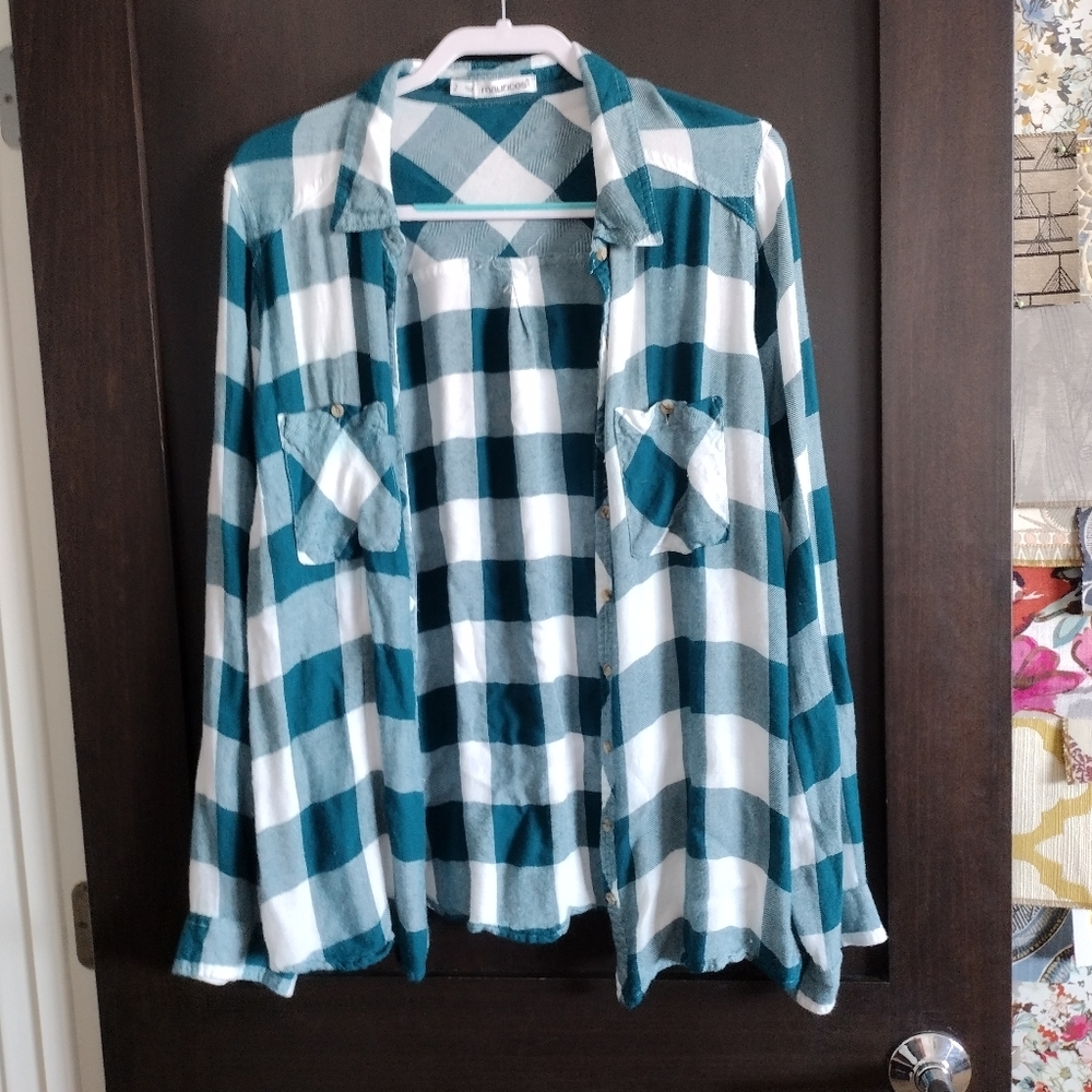 Maurices real and white plaid